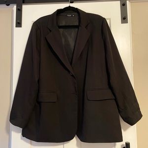 Barely Worn Black Blazer - can be worn oversized for a boyfriend look or fitted!